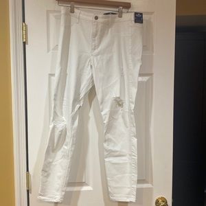 NWT White Ripped high rise crop Jean legging by Hollister size 15L (long)
